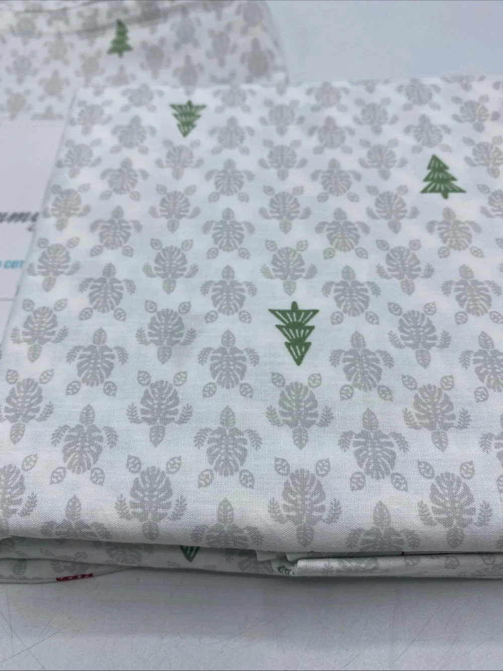 Tommy Bahama 2 Standard Cotton Pillowcases Christmas holiday Festive Tree Turtle